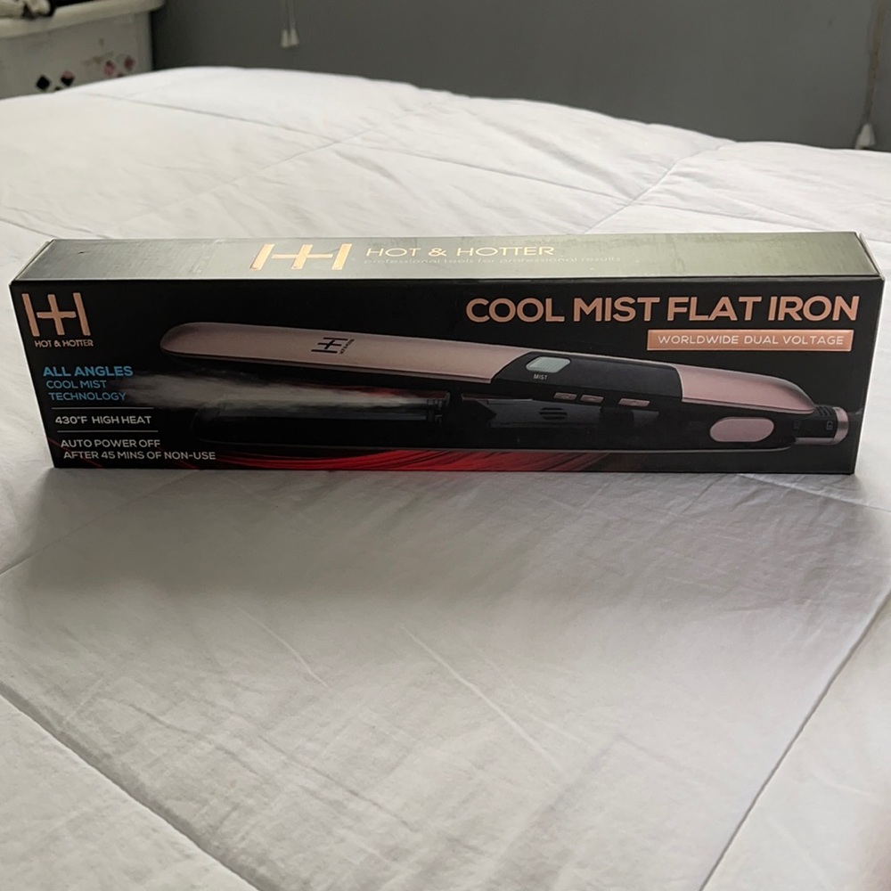 BNIB NEW Hot & Hotter Cool Mist Flat Iron